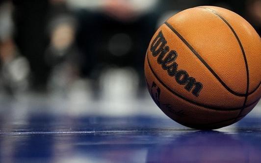 联盟官方：骑士因违反NBA球员参赛政