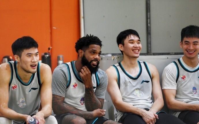 鲁媒：山东男篮新赛季CBA目标前八，将大力锻炼年轻队员