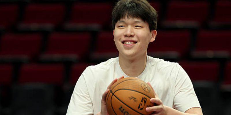 队记：开拓者必须优先培养杨瀚森愿送