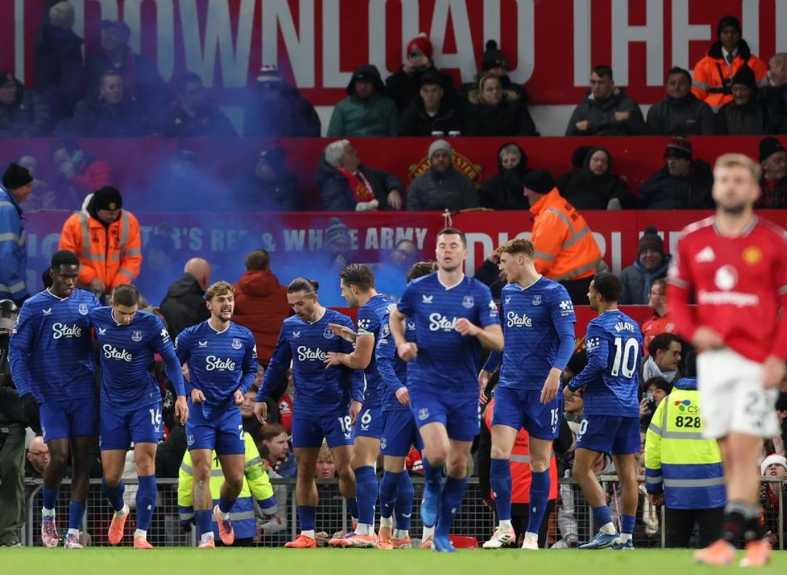 莫耶斯神了，掀翻曼联，创造历史，皮克福德一战封神：6次神扑