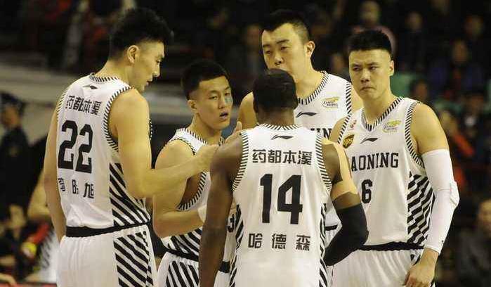 享受退役生活！辽篮功勋外援身材发福球迷调侃真像宋小宝