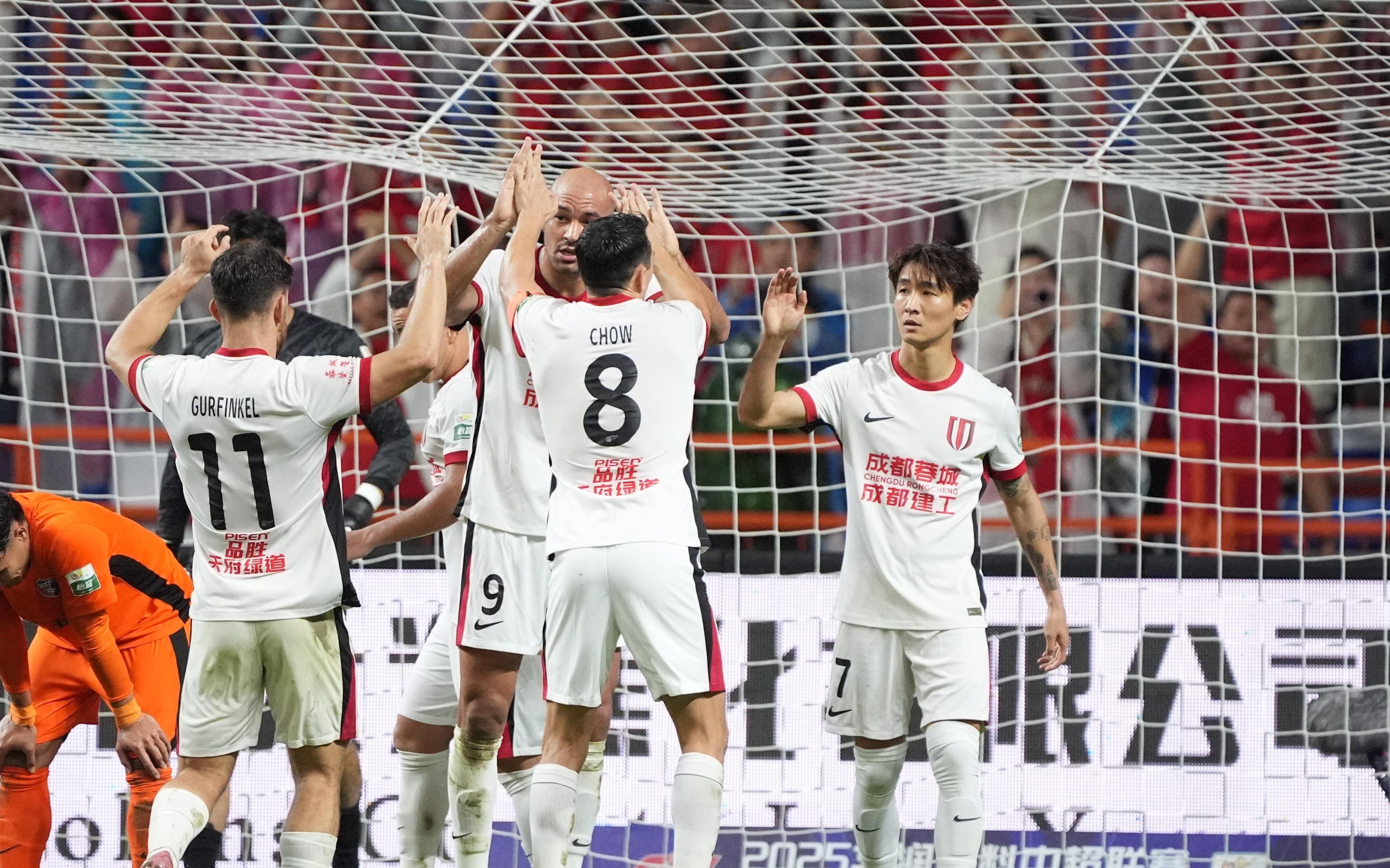 高原魔鬼主场告破！玉昆15不敌蓉城，连
