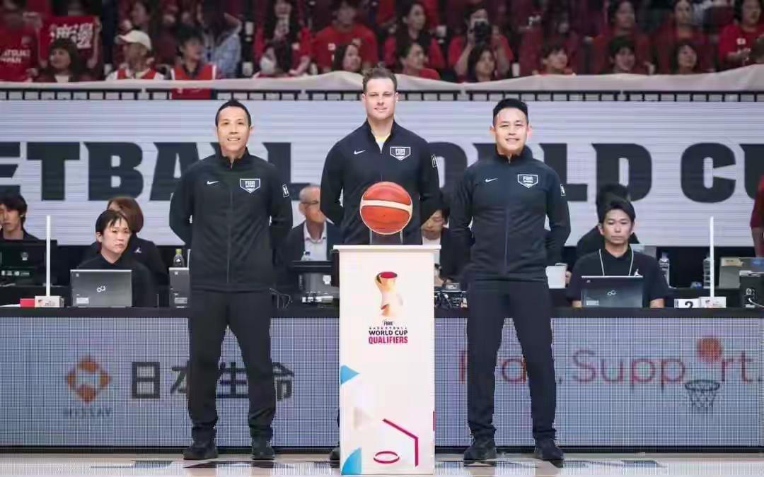 建议上诉，中国男篮被无良裁判坑惨了，必须严惩