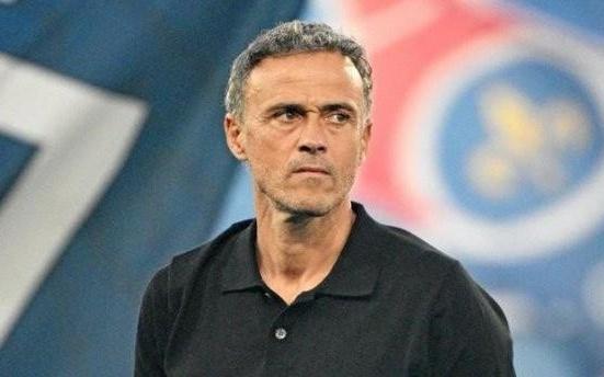 巴萨官方：将拍卖对巴黎签名球衣，部分