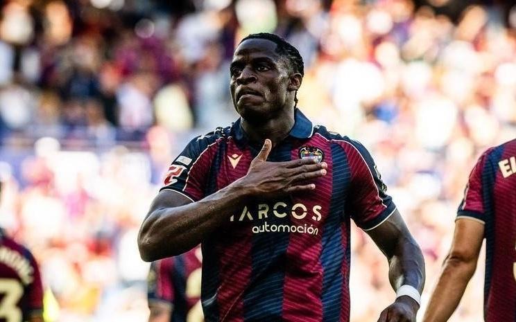 埃永：榜样是埃托奥和莱万相比西甲我