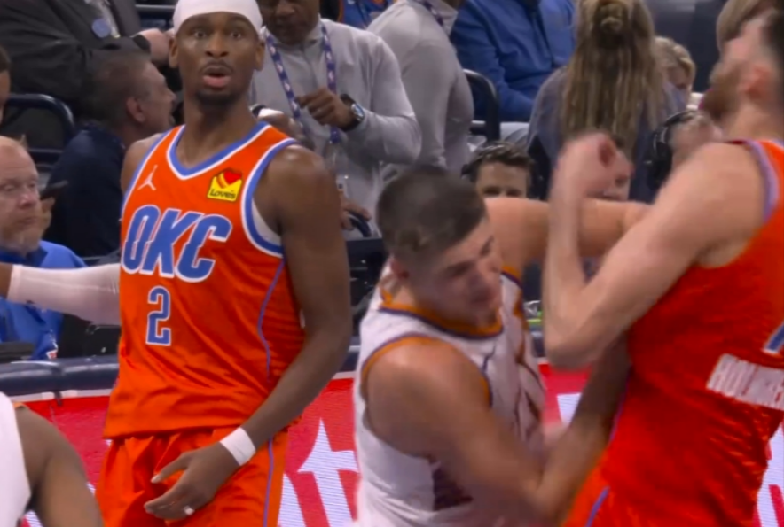 输球又输人！太阳阿伦怒推霍姆格伦吃