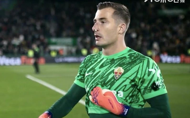 4次扑救，巴萨外租门将佩尼亚当选埃