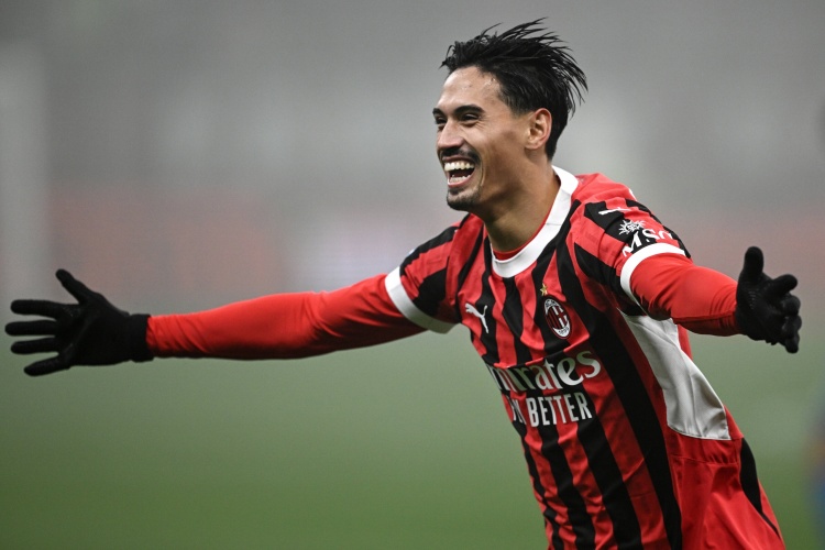 天空体育：曼城与米兰商谈赖因德斯转会，米兰要价接近5900万英镑