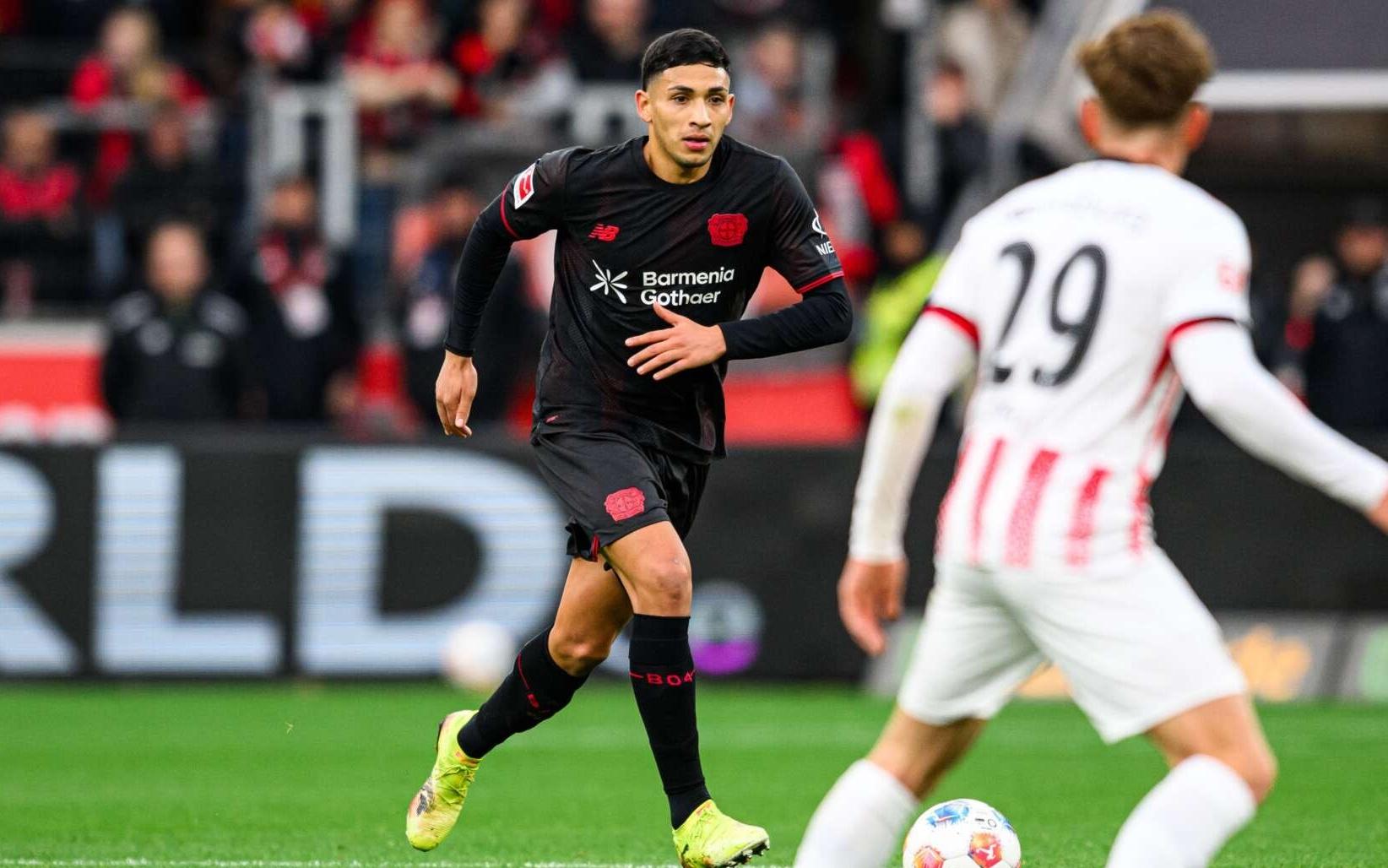 官方：药厂中场费尔南德斯左膝受伤，预