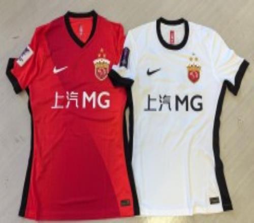 记者晒海港亚冠新版球衣 队徽出现三颗星