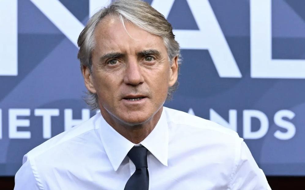 太阳报：曼奇尼近日告知朋友，他可能成