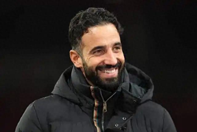 01！曼联创队史耻辱，对手内讧仍输球，格