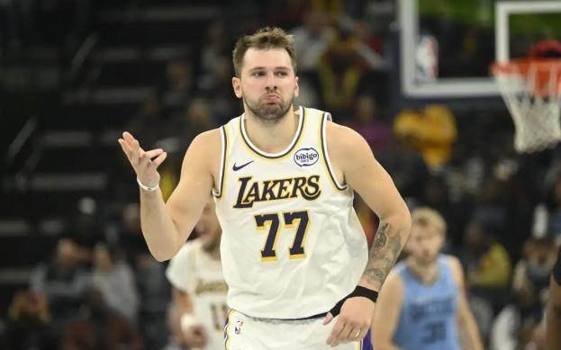 东契奇火热开局比肩NBA诸神超凡表