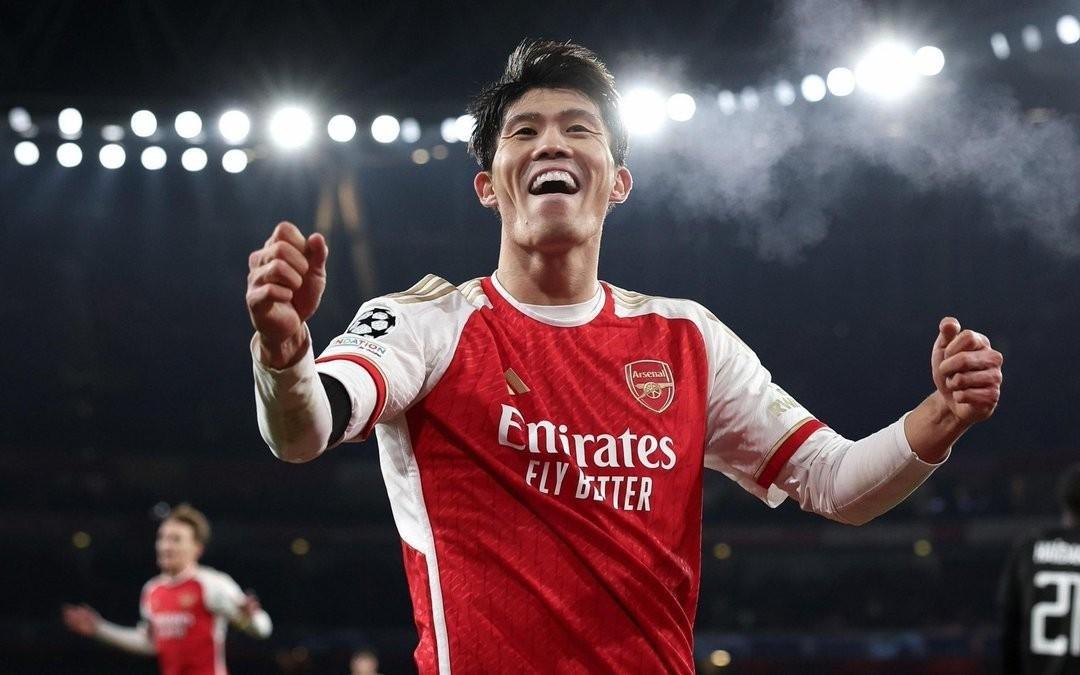 斯基拉：富安健洋加盟阿贾克斯只差体