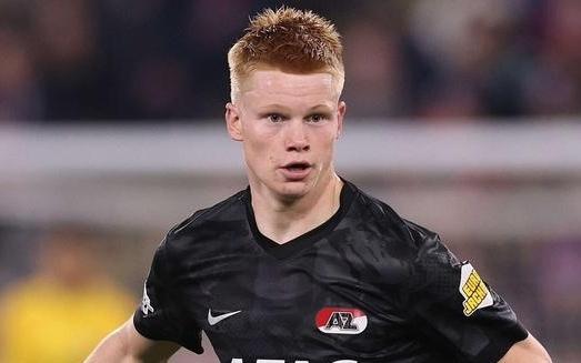 TA：曼联也有意引进19岁新星斯密特，面