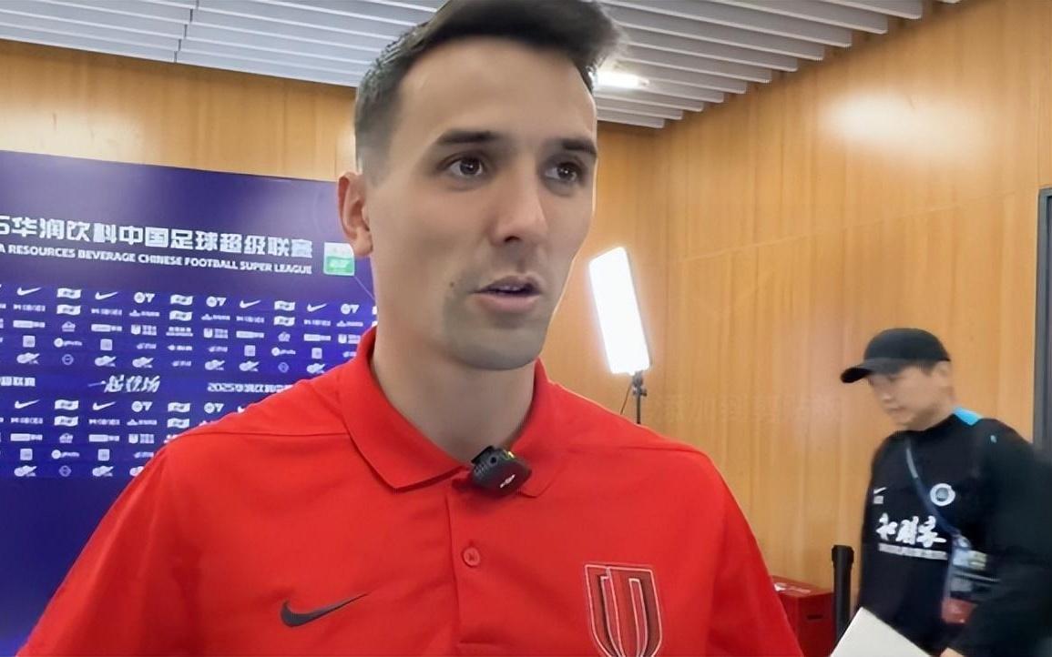 是留队还是走人成都蓉城王牌悍将周