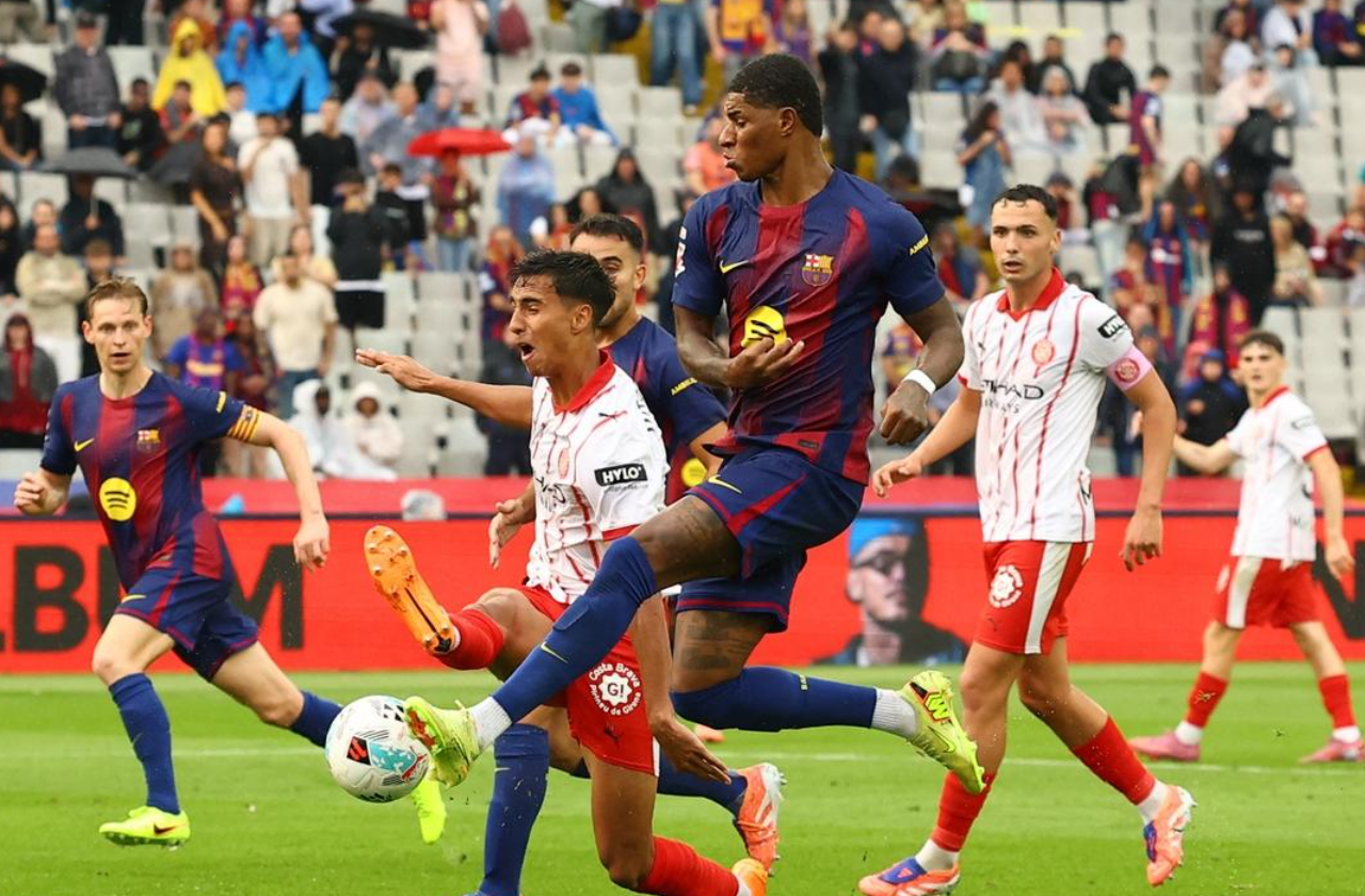 一场21上演补时绝杀，西甲榜首易主，前2只差1分，巴萨超越皇马