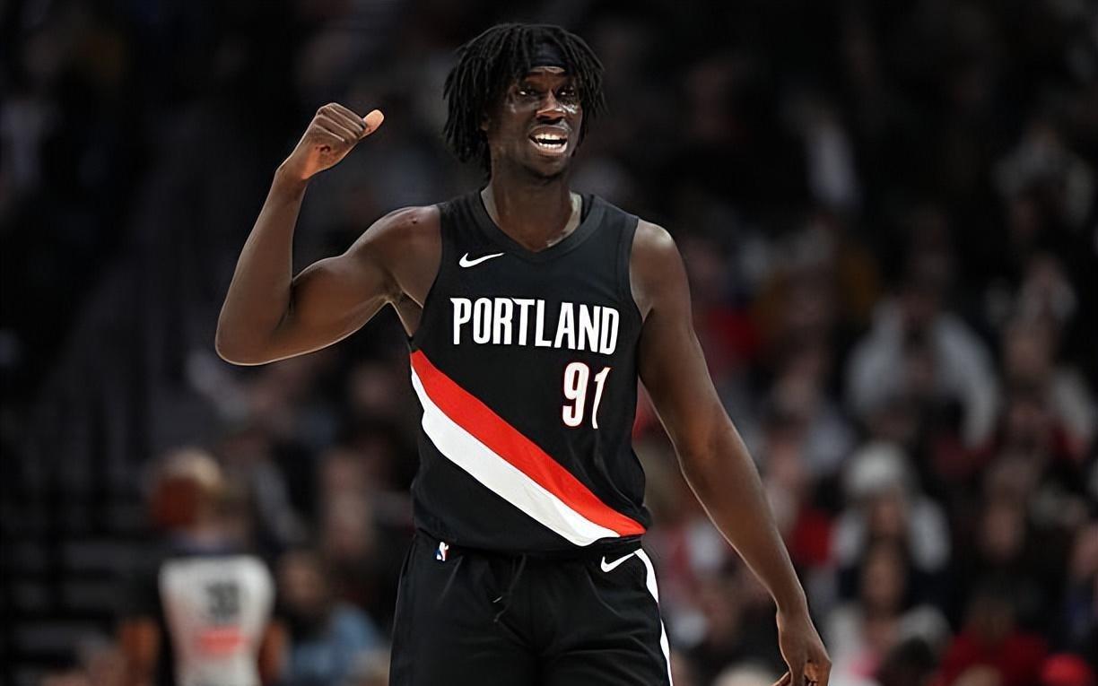 转正后的表现简直是一塌糊涂，开拓者侧翼新星这是在搞什么