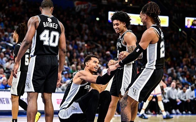 话题马刺团队篮球让文班亚马天赋尽情释放