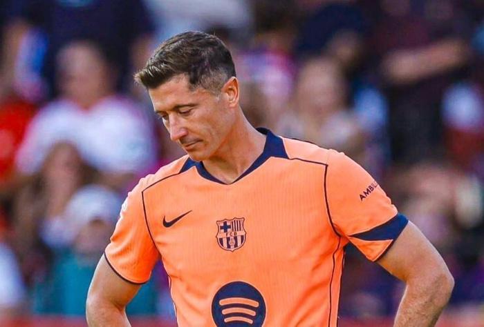 不过了！莱万左腿股二头肌撕裂最多伤缺6周巴萨锋线只剩拉什福德