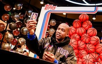 推低价NBA球星卡、联名LABUBU，卡牌