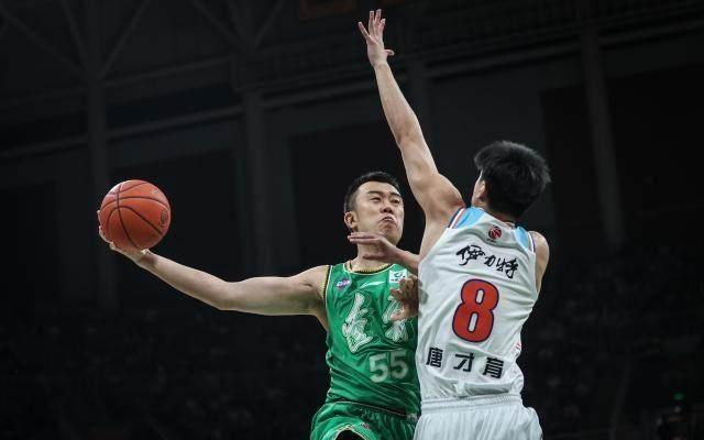 韩德君、任骏飞新赛季均未注册多位老将告别CBA