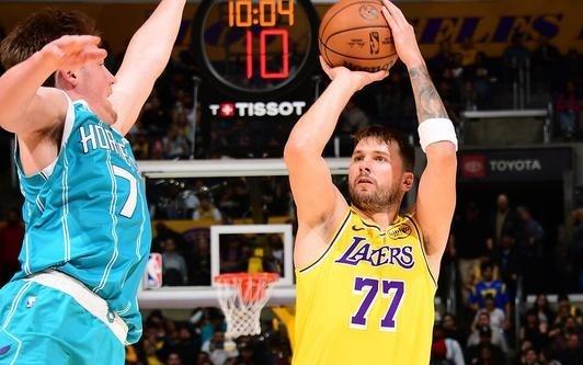 ESPN：东契奇因左腹股沟不适缺席明日战开拓者