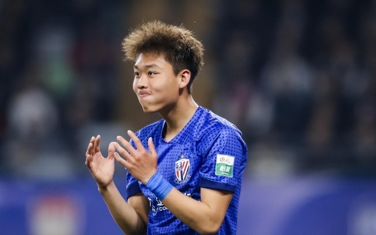 29轮仅出场4次！国足后防希望之星惨