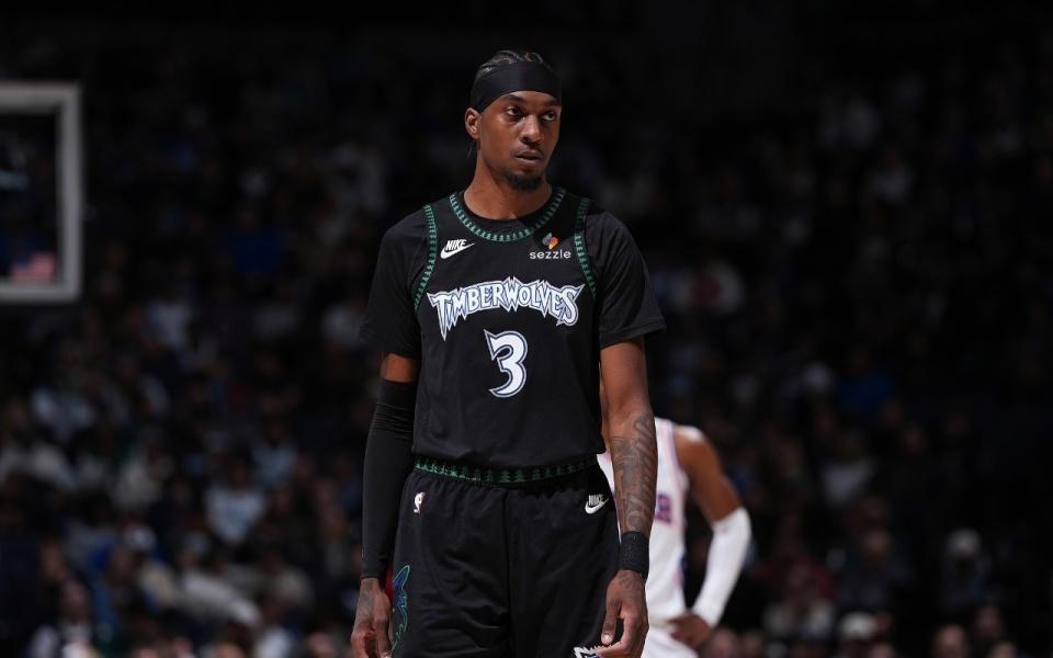 戈贝尔禁赛！马克西39+8助攻76人大胜森林狼华子28+9