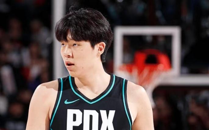 热搜第二！杨瀚森全能进步获媒体人热