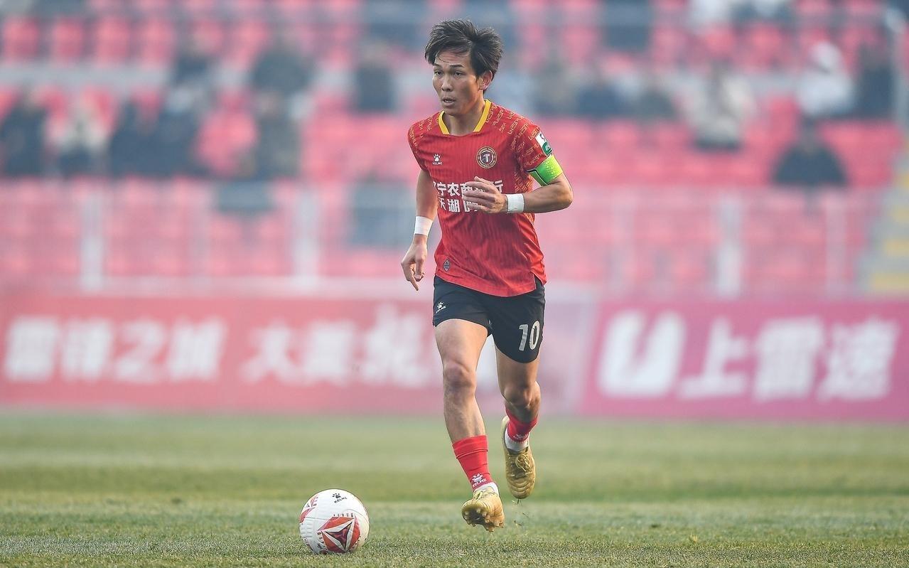 辽宁球迷放心了！邦本宜裕不走了，明年