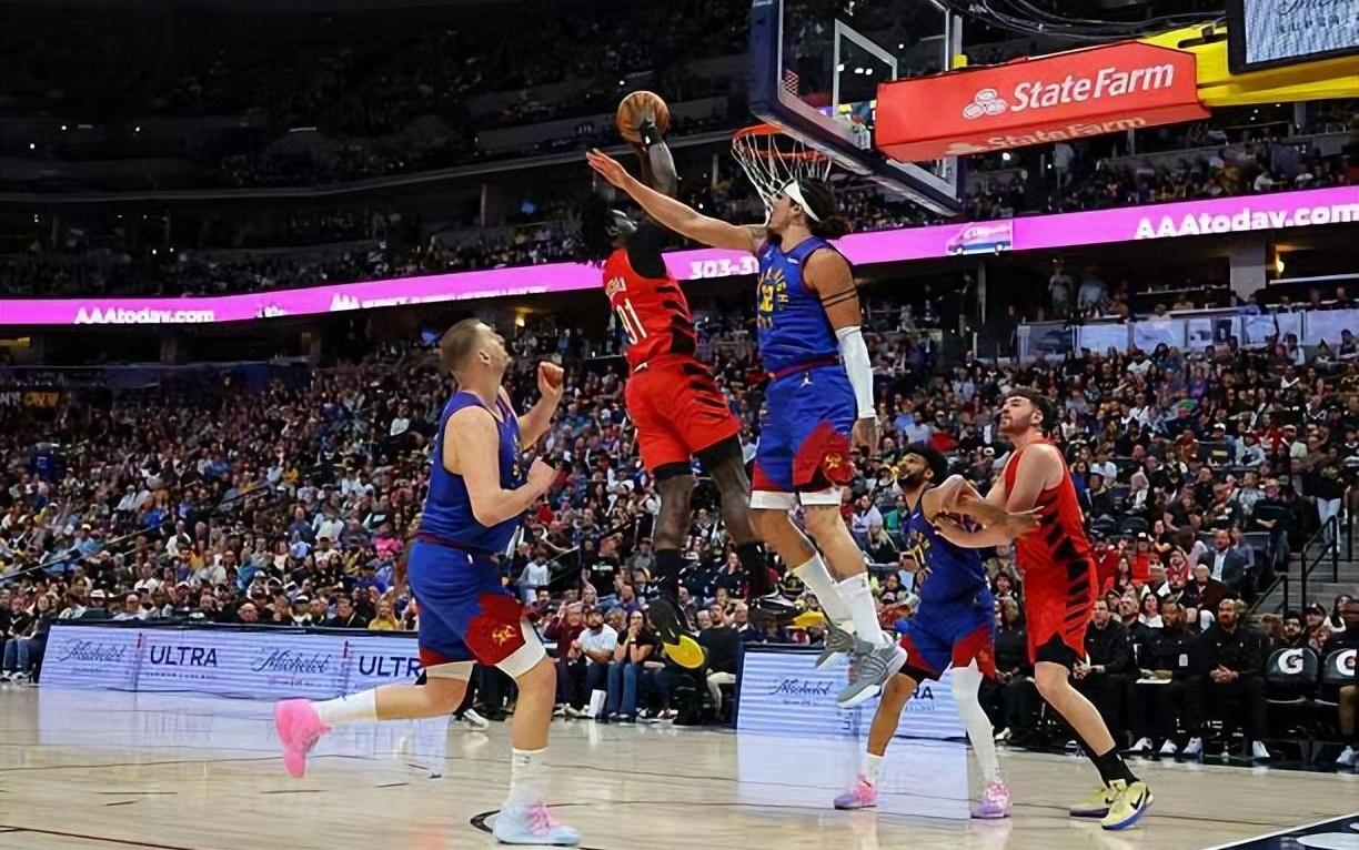 表现如此平庸还能进入先发，开拓者的阵容深度真是差了点意思