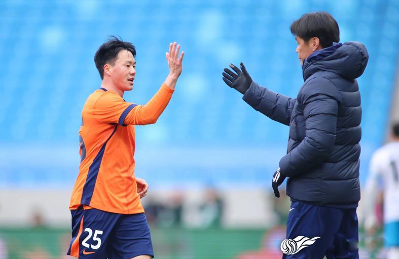 20岁小妖去铜梁龙！海牛三镇主力流失严重中甲豪门薅4大外援冲超