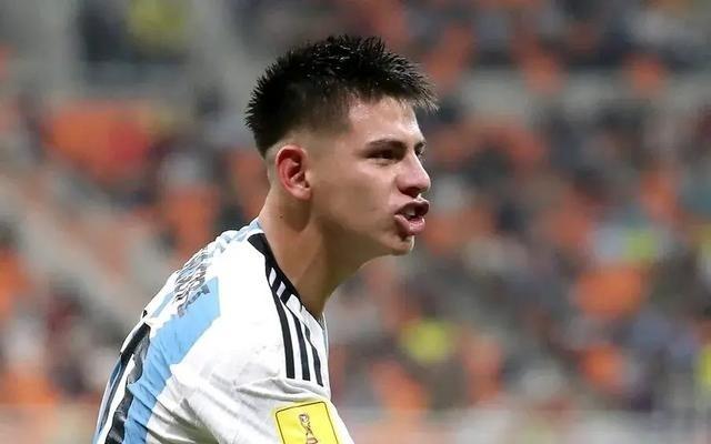 很是不满！19岁曼城小将被外租，毫无出战机会只想回归母队打拼