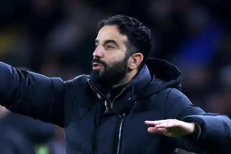 曼联44樱桃，阿莫林找到了进攻最优解，却找不到防守的解题方式