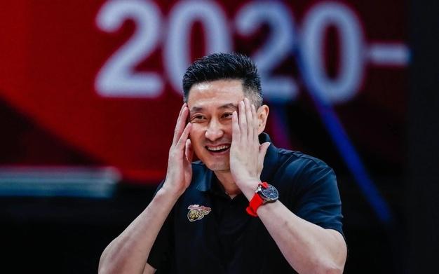 正式确定！CBA顶级锋线完成转会，加盟