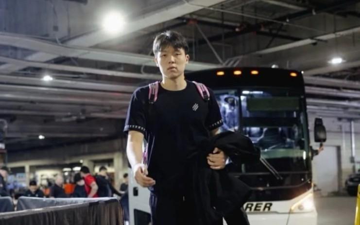 机会不多，杨瀚森被DNP1场后再登场，3分49秒1中0得1板，正负值6