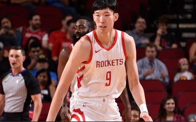 一个蓝领一个指挥官杨瀚森对比周琦