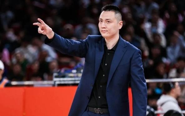 CBA最新消息！上海男籃補充陣容，黃榮奇完成簽約，許鍾豪複出