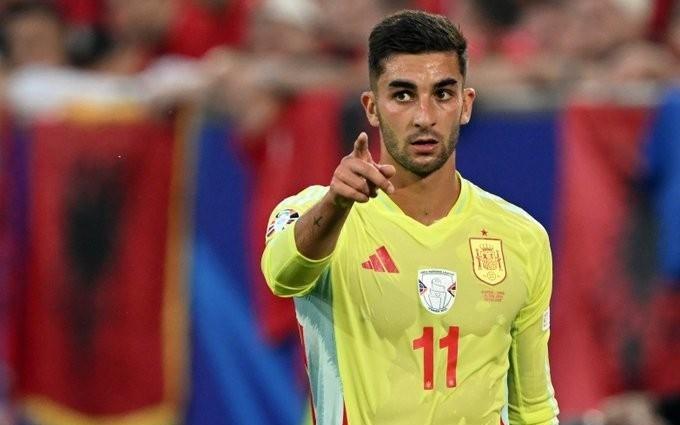 里程碑，费兰托雷斯俱乐部+国家队生涯已打入100球