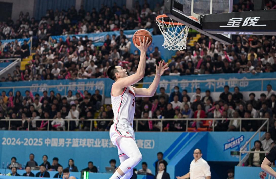 晚上19点！广东队官宣喜讯，杜锋如虎添翼，朱芳雨或放弃第4外援