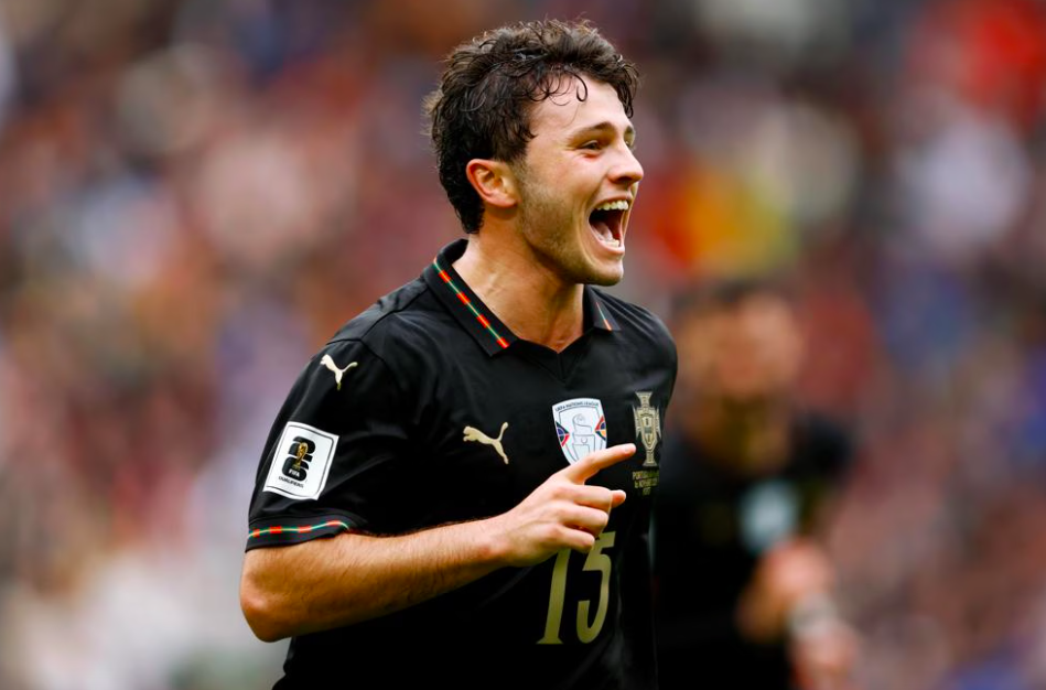 91！曼联巴黎双星戴帽两轮不胜后FIFA