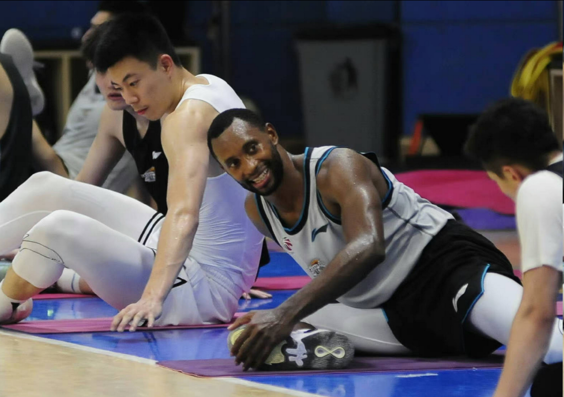 FMVP空降魔都！上海集齐4外援+5国手，CBA下赛季提前大结局