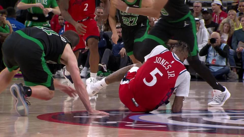 快船遭遇重创!小琼斯确诊右膝内侧副韧带二级扭伤至少休战六周