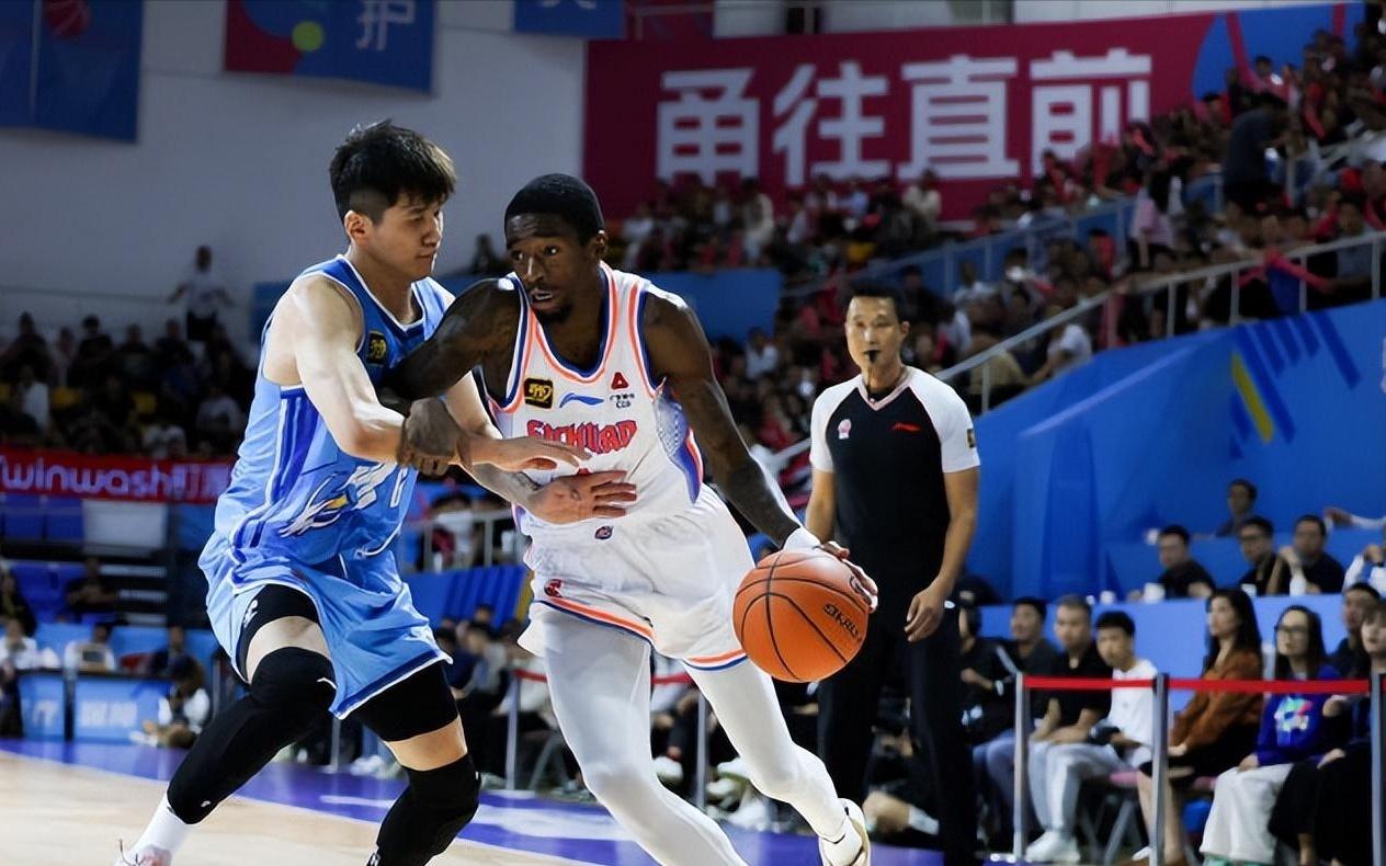 广东宏远签约萨姆纳全过程！朱芳雨一