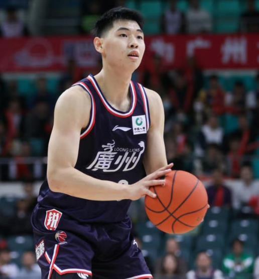 入乡随俗！广东新援被队友同化球迷调