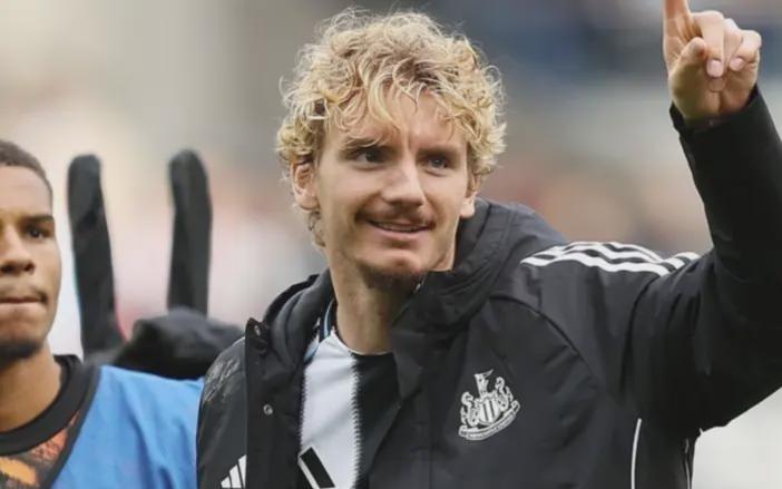 双输买卖伊萨克1.45亿加盟利物浦无战功,纽卡买入几人也很一般