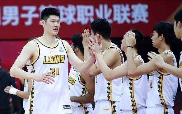 央视直播！今晚735，CBA打响揭幕战，两大