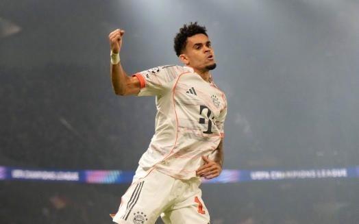 迪亚斯双响创纪录+染红离场，拜仁21大巴黎，打破魔咒豪取16连胜