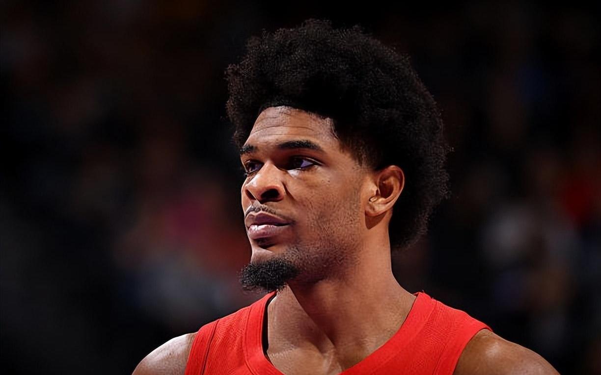 4场比赛出现18次失误，开拓者后场新星的缺点真是太明显了